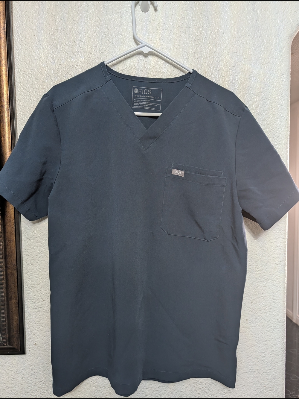 FIGS Navy Scrub Set - Top & Pants - Picture 2 of 7